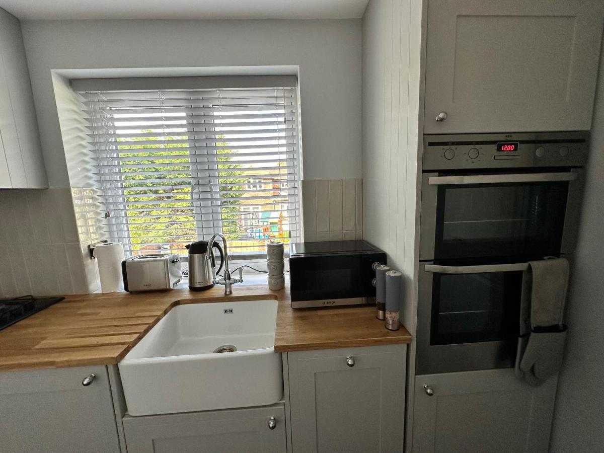 A Luxury 2 Bedroom Apartment Barnet Extérieur photo